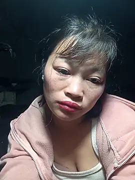 siusiu-00 online show from 12/17/25, 08:37