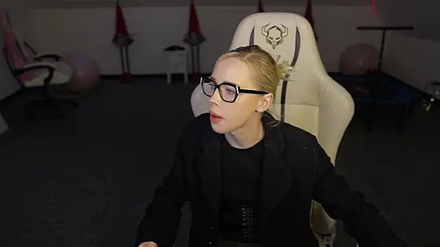 Jessica start online show from 12/15/25, 11:14