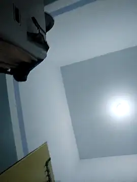 Snapshot of yantisag chatting on 10/13/25, 11:32 yantisag online show from 10/13/25, 11:32