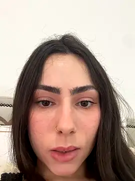 Snapshot of Baby_Mia_pires chatting on 10/13/25, 05:46 Baby Mia pires online show from 10/13/25, 05:46