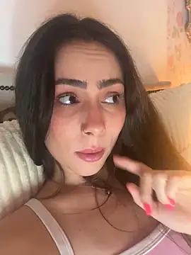 Baby Mia pires online show from 11/22/25, 11:37