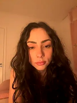 Baby Mia pires online show from 11/28/25, 02:47