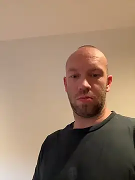 Missleil online show from 10/31/25, 03:35