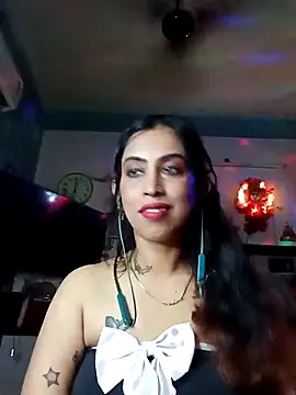 Darling Annie online show from 10/24/25, 06:15