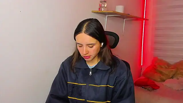 Emily Lindey online show from 11/23/25, 03:17