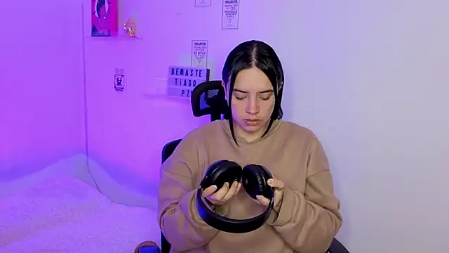 Emily Lindey online show from 03/20/26, 06:51