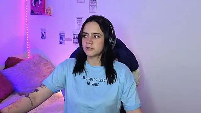 Emily Lindey online show from 04/10/26, 04:06