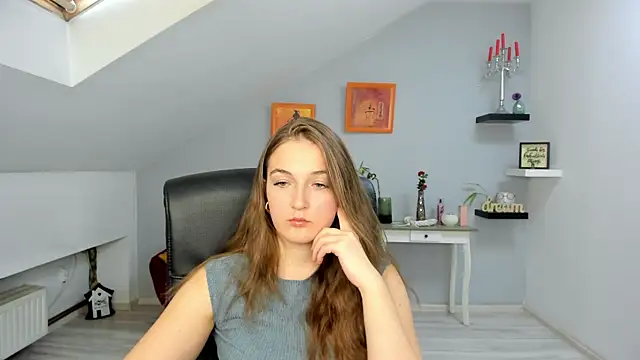 AnneWilsonn online show from 11/11/25, 12:27