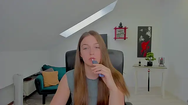 AnneWilsonn online show from 05/18/26, 06:52