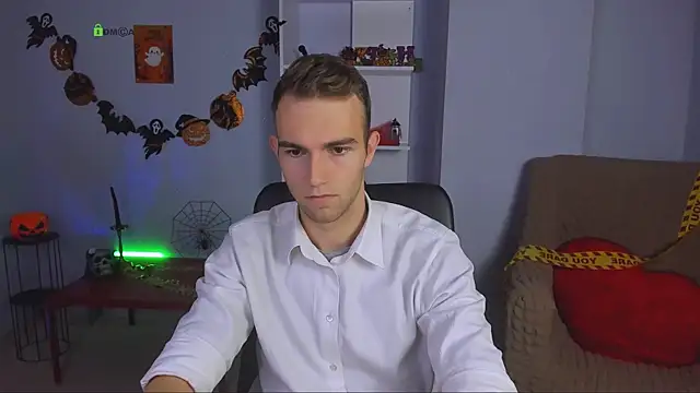 astren villo online show from 10/28/25, 01:25