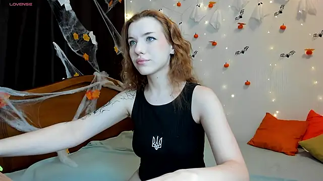 MeganNewCat online show from 11/08/25, 10:15