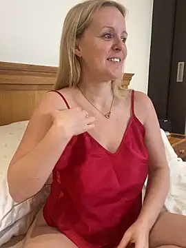 madamlillyrose online show from 11/15/25, 10:56