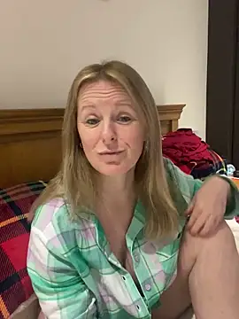 madamlillyrose online show from 01/06/26, 09:24