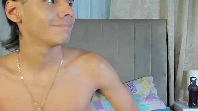 Kendra and liam online show from 10/19/25, 11:44