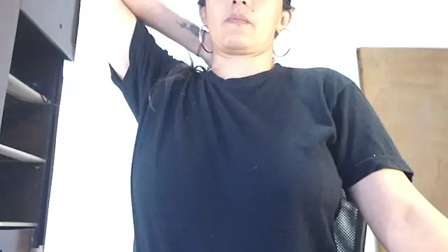 Lucyy Naugthy online show from 12/21/25, 01:13