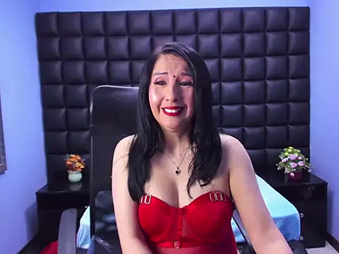 Agatha Leon  online show from 11/06/25, 12:06