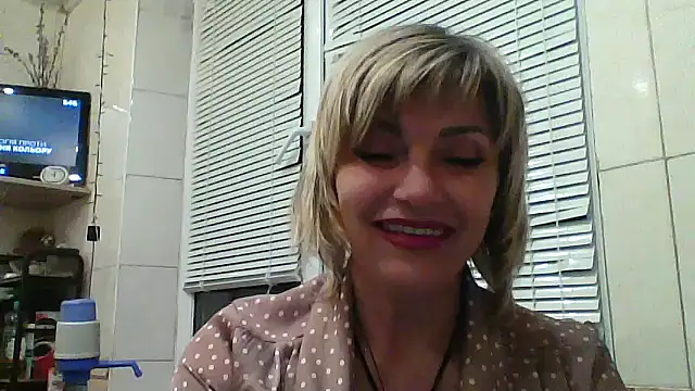 Lia Ray online show from 10/15/25, 06:30