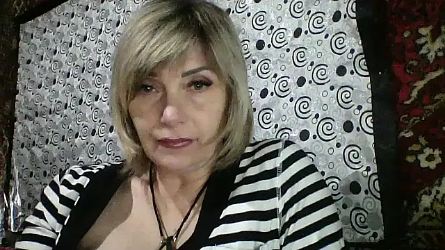 Lia Ray online show from 10/19/25, 06:41