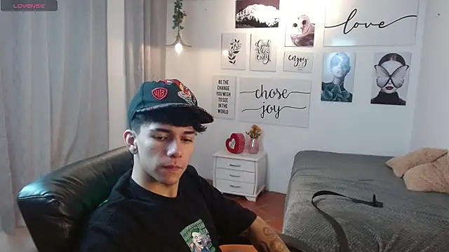 AmethystShadow17 online show from 11/11/25, 03:23