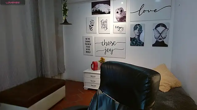 AmethystShadow17 online show from 12/03/25, 04:49