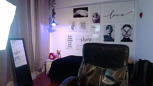 AmethystShadow17 online show from 03/18/26, 08:12