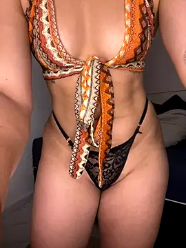 Snapshot of Bellafit02 chatting on 10/20/25, 04:07 Bellafit02 online show from 10/20/25, 04:07