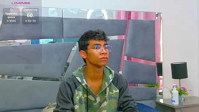 Desire4Duo online show from 11/15/25, 01:40