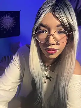 Cute Aleja online show from 04/17/26, 09:18