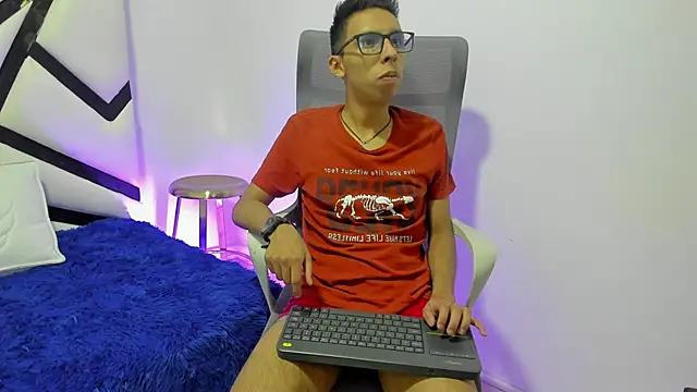 TwinkD asian online show from 10/21/25, 03:07