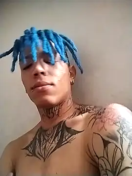 Snapshot of Overinktt chatting on 10/28/25, 06:32 Overinktt online show from 10/28/25, 06:32