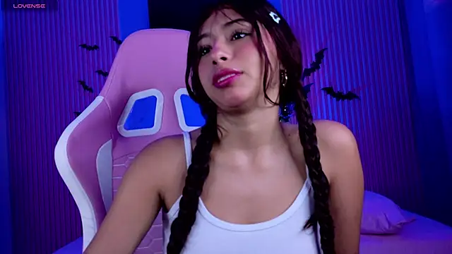 dafne17  online show from 10/30/25, 12:50