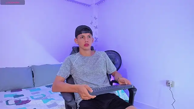 Axel Cody  online show from 10/23/25, 11:42