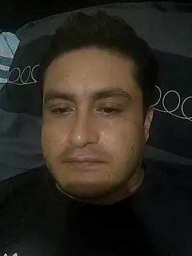 Snapshot of checheludo23 chatting on 10/21/25, 12:44 checheludo23 online show from 10/21/25, 12:44