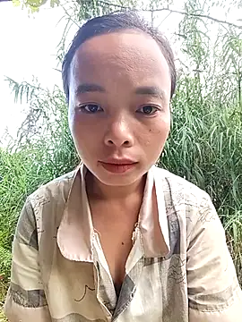 Nguyet2k4 online show from 10/19/25, 12:22