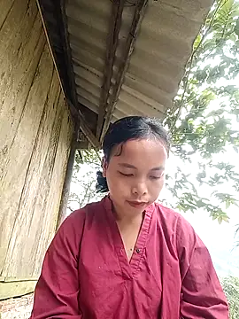 Nguyet2k4 online show from 11/22/25, 04:22