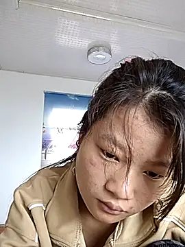 Snapshot of nghi-xinh chatting on 10/17/25, 04:04 nghi-xinh online show from 10/17/25, 04:04