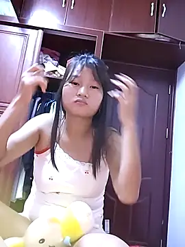 Snapshot of nghi-xinh chatting on 10/21/25, 01:45 nghi-xinh online show from 10/21/25, 01:45