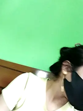 Snapshot of Jaya-Ray chatting on 11/09/25, 03:49 Jaya-Ray online show from 11/09/25, 03:49