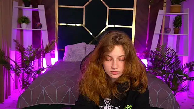 CuteeFoxy online show from 11/14/25, 02:16