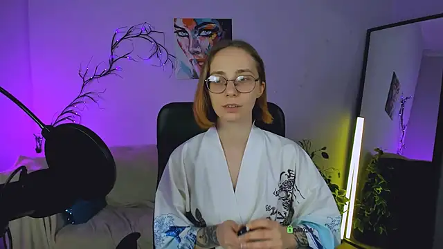 evalora vei online show from 10/18/25, 12:17