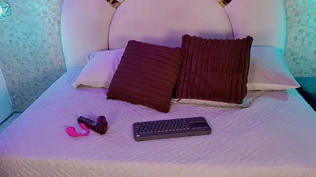 emmy rose25 online show from 02/20/26, 11:43