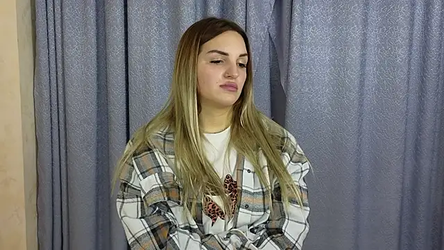 Snapshot of LustLagoon chatting on 10/29/25, 02:19 LustLagoon online show from 10/29/25, 02:19