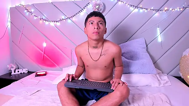 little kris1 online show from 12/03/25, 12:36