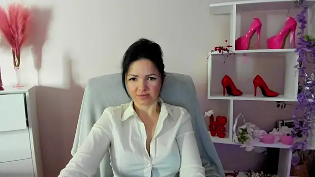 Mollybloom40 online show from 04/08/26, 06:35