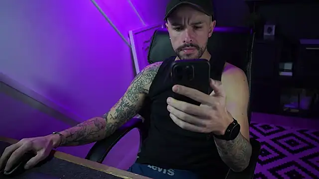 monsieurguitsxxx online show from 11/16/25, 02:11