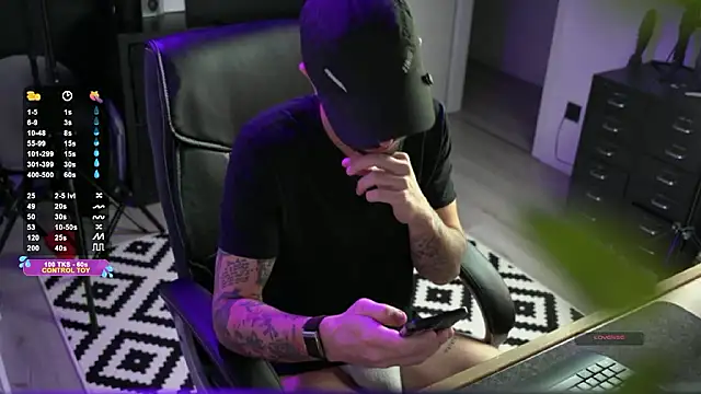 monsieurguitsxxx online show from 01/11/26, 01:38