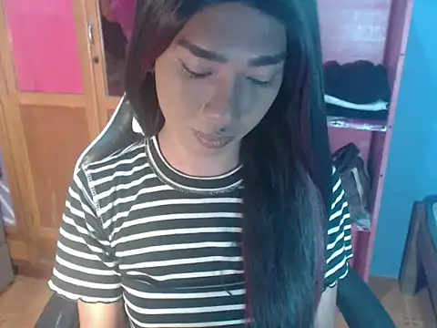 Snapshot of Yourasianbabyemma chatting on 05/16/26, 02:49 Yourasianbabyemma online show from 05/16/26, 02:49