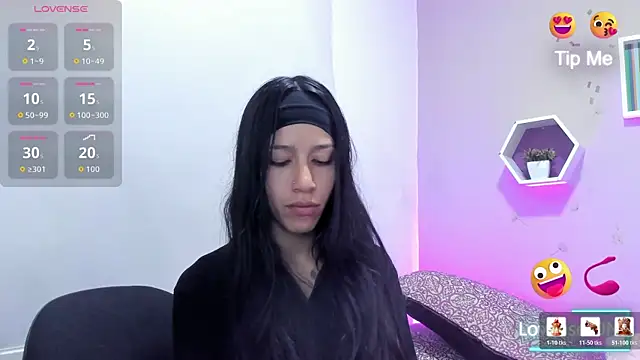 Snapshot of Laskhmi_ chatting on 06/10/26, 12:37 Laskhmi online show from 06/10/26, 12:37