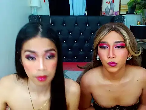 Snapshot of LovelyTs4U chatting on 11/16/25, 02:33 LovelyTs4U online show from 11/16/25, 02:33