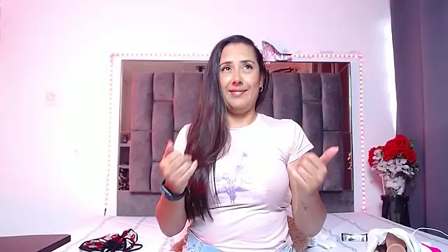 Snapshot of Salmma_Milf chatting on 03/31/26, 11:54 Salmma Milf online show from 03/31/26, 11:54